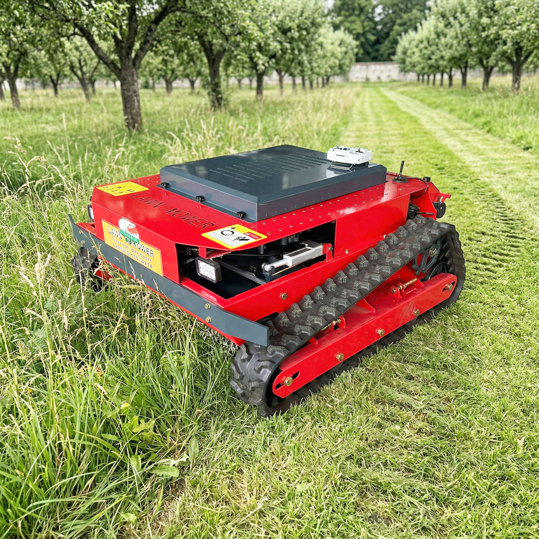 GST-900 hybrid remote-controlled tracked lawn mower gasoline version